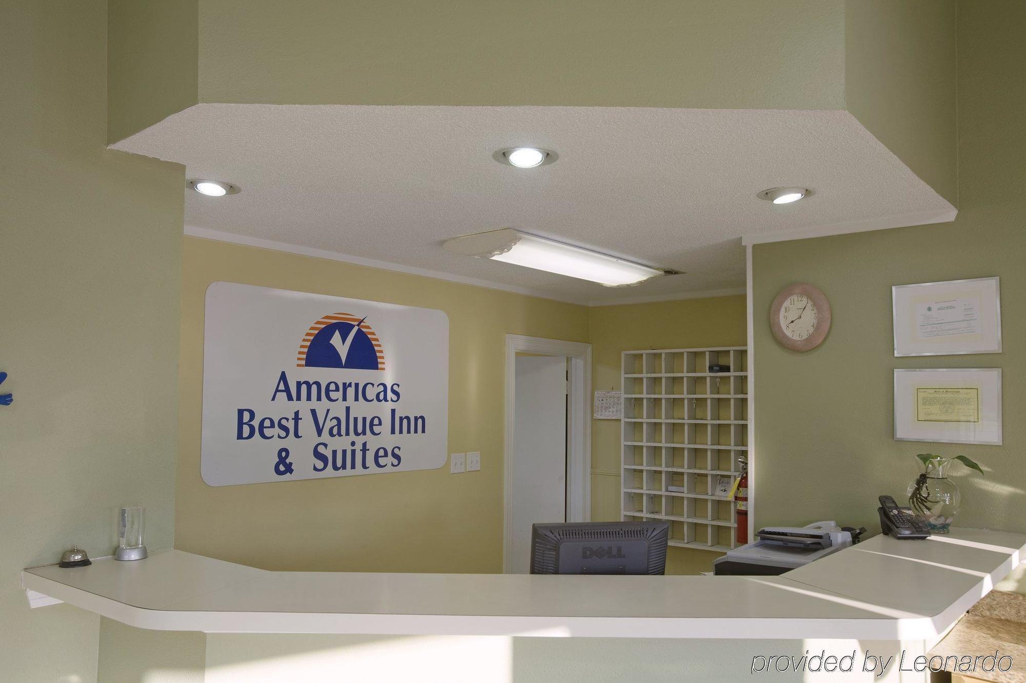 Super 8 By Wyndham Picayune Dalaman gambar